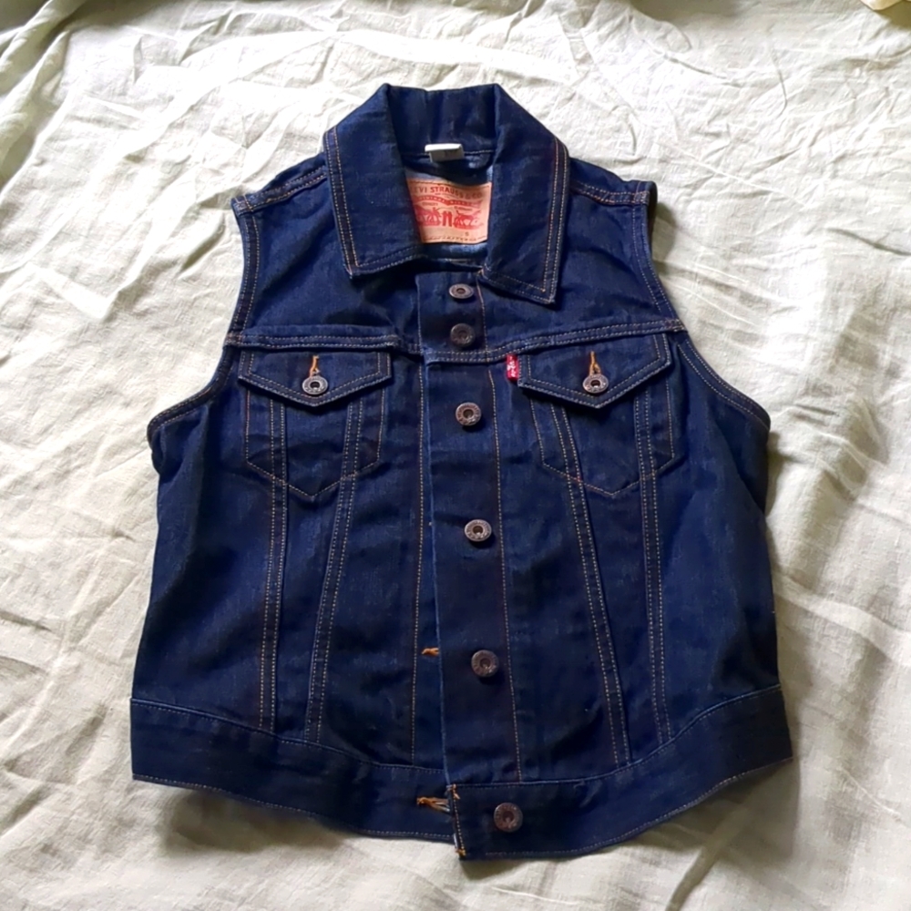 Levi's denim vest, size small